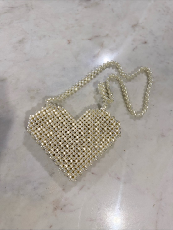 Anthropologie Handbags - Anthropologie Pearl Beaded Heart Shoulder Bag in Ivory